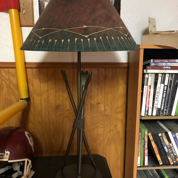 Native earth toned table lamp - Picture 4 of 4